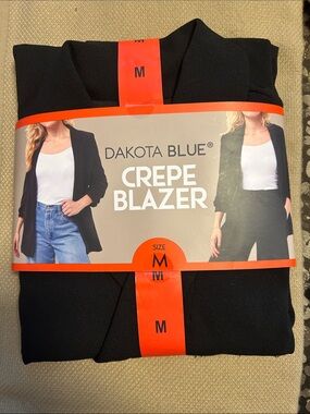 Dakota Blue Women's Black Crepe Blazer - Size M